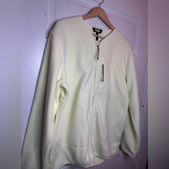 NWTs Rains Fleece Jacket in Straw - Picture 3 of 10
